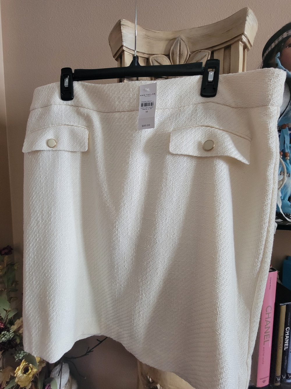Ann Taylor Ivory/Tan Textured Mini Skirt with Front Flap Pockets